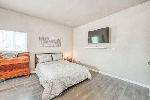 Photo of Bedroom in Raisin