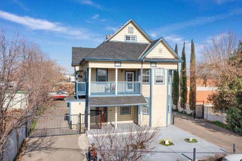 Photo of Buildings in Southeastern Sacramento