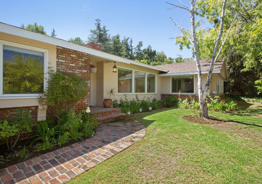 Photo of Buildings in Encino