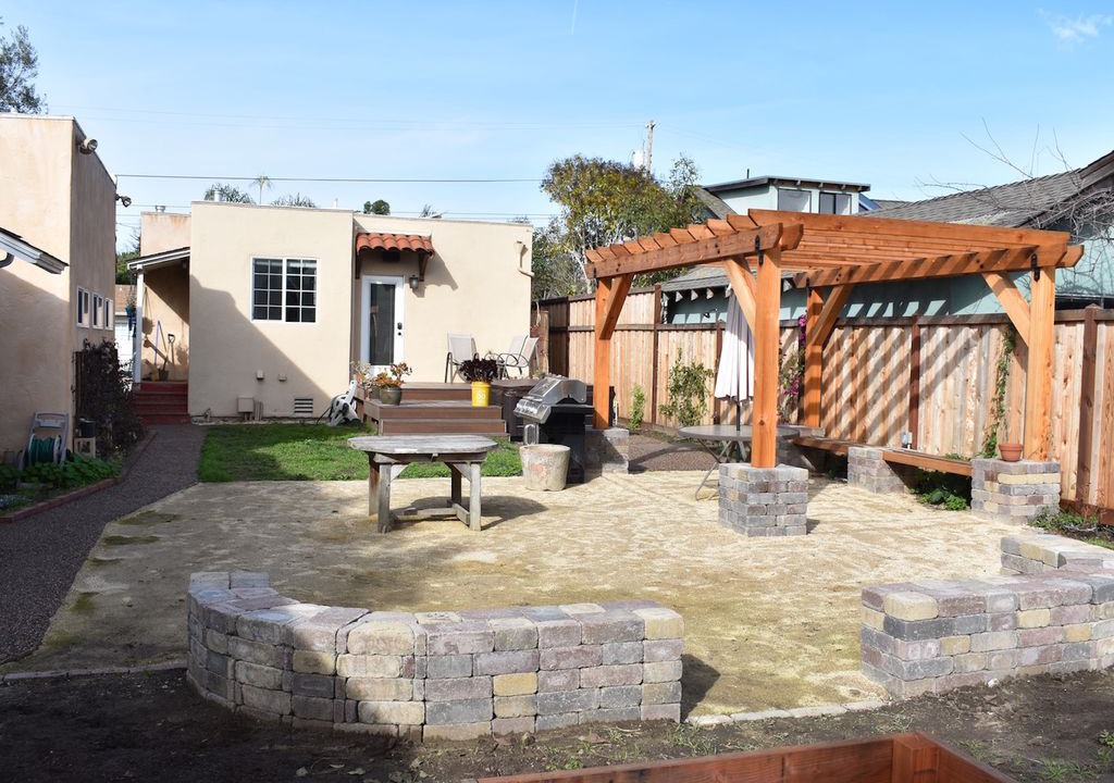 Photo of Buildings in Westside Santa Cruz