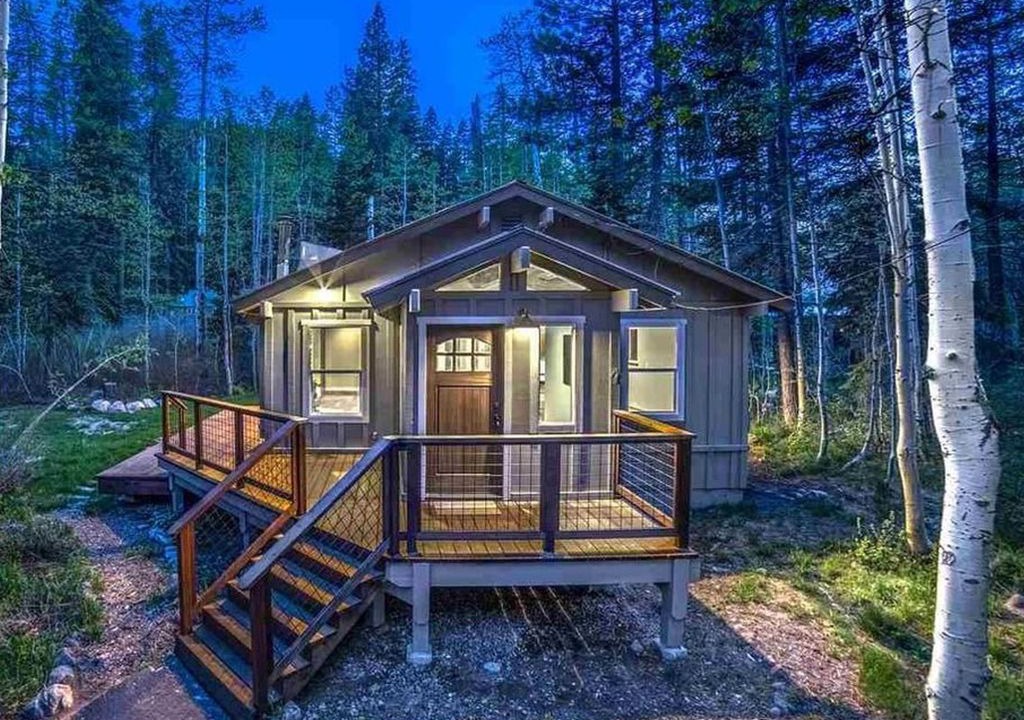 Photo of Buildings in Tahoe Pines