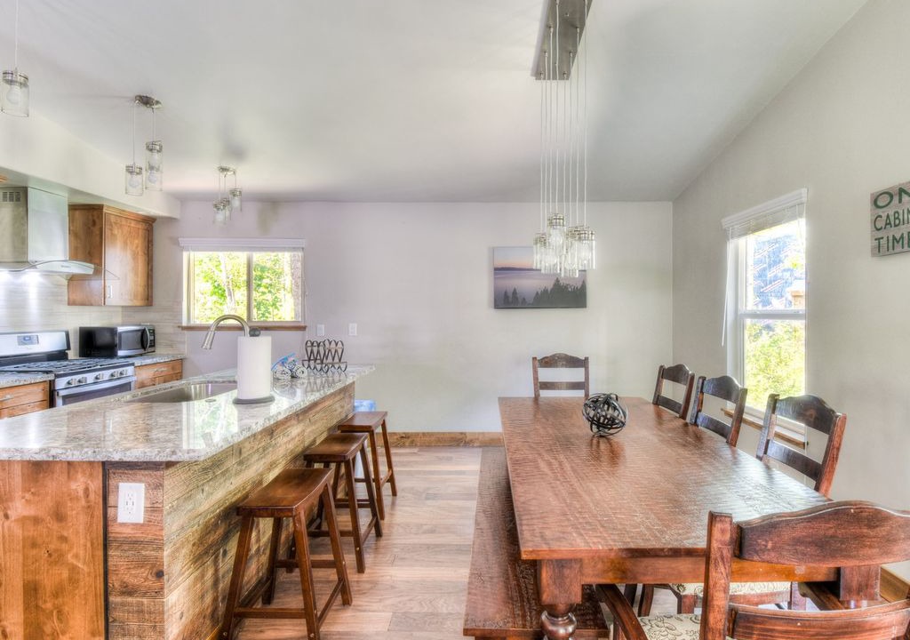 Photo of Livingroom in Tahoe Pines