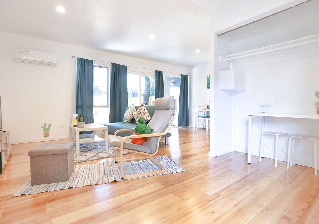 Photo of Livingroom in Silver Lake