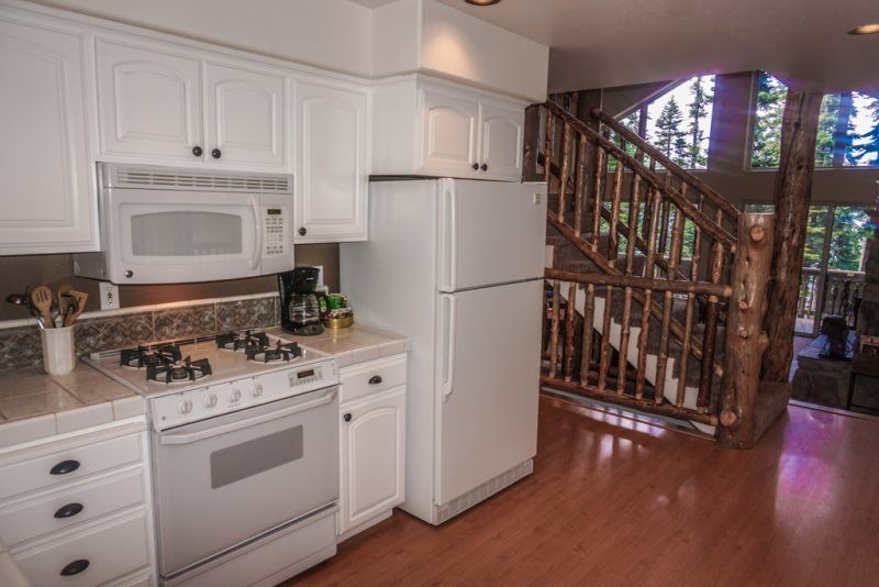 Photo of Kitchen in Fallen Leaf