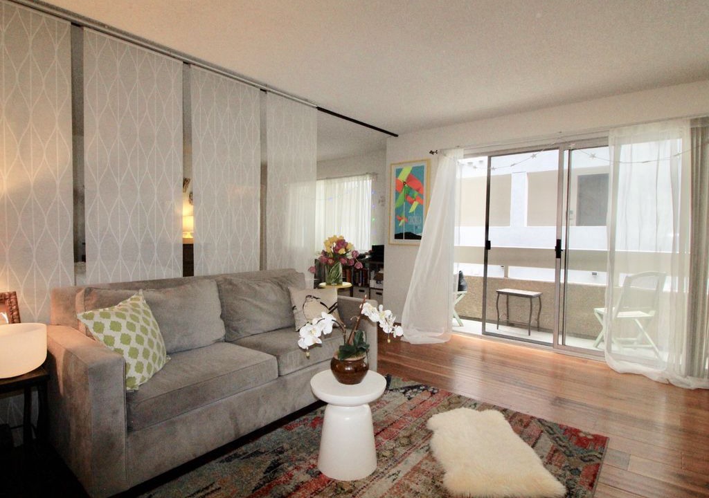 Photo of Livingroom in West Los Angeles