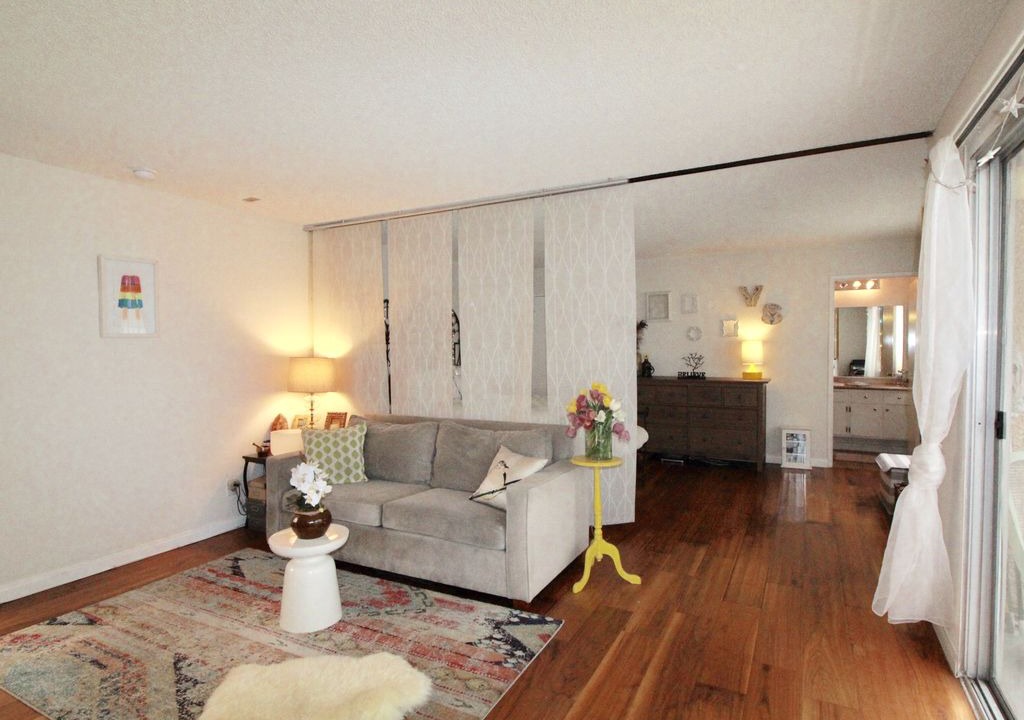 Photo of Livingroom in West Los Angeles