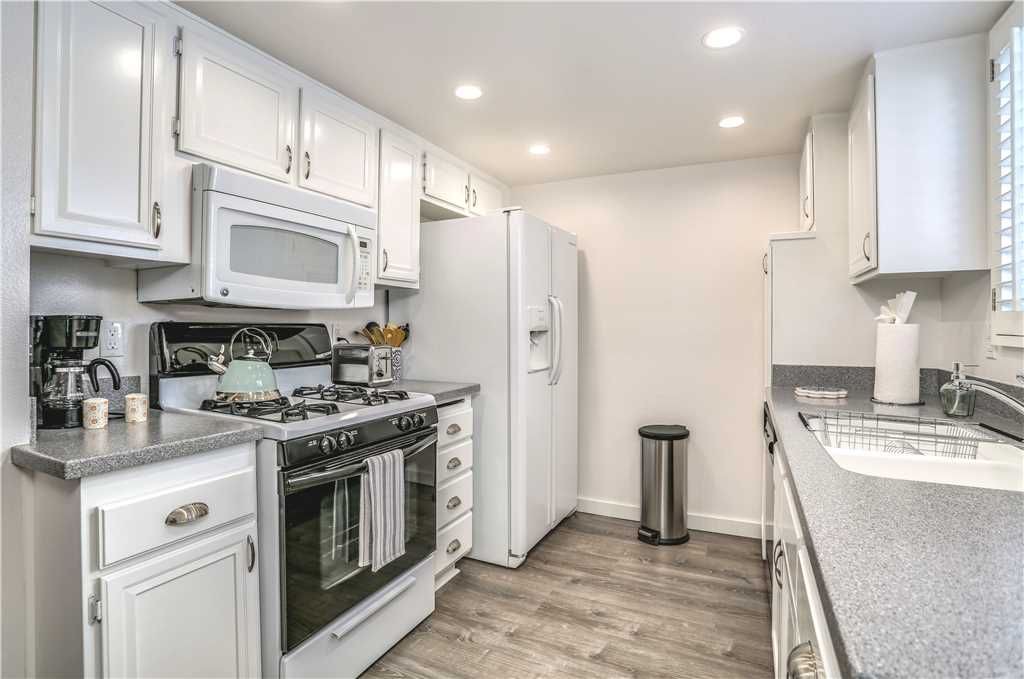 Photo of Kitchen in Canyon Corridor