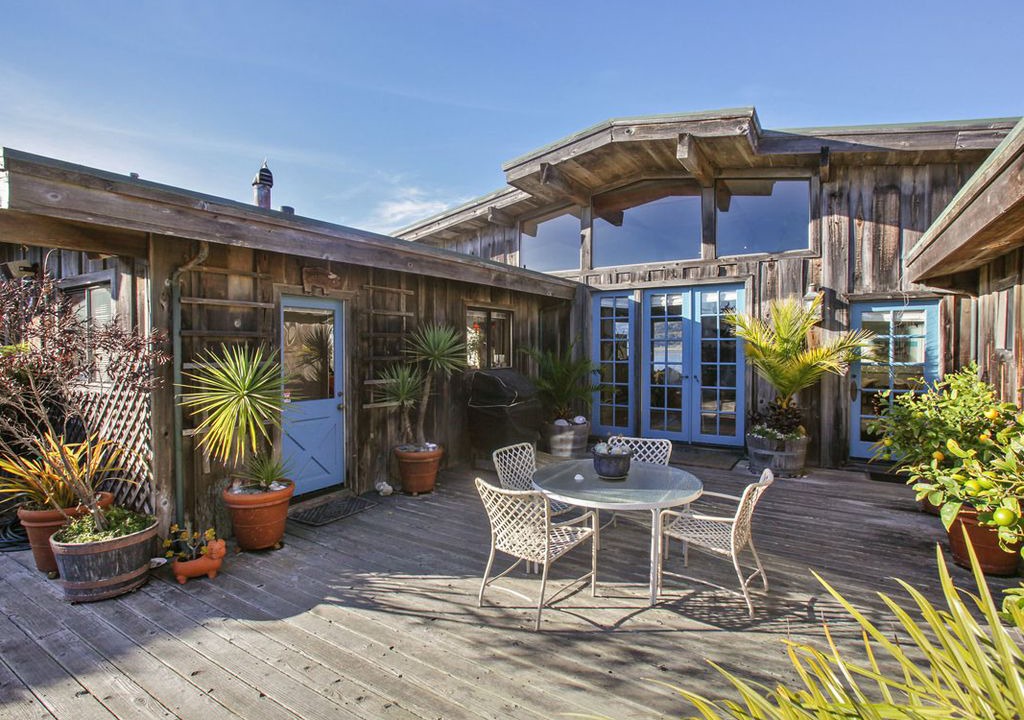 Photo of Buildings in Stinson Beach