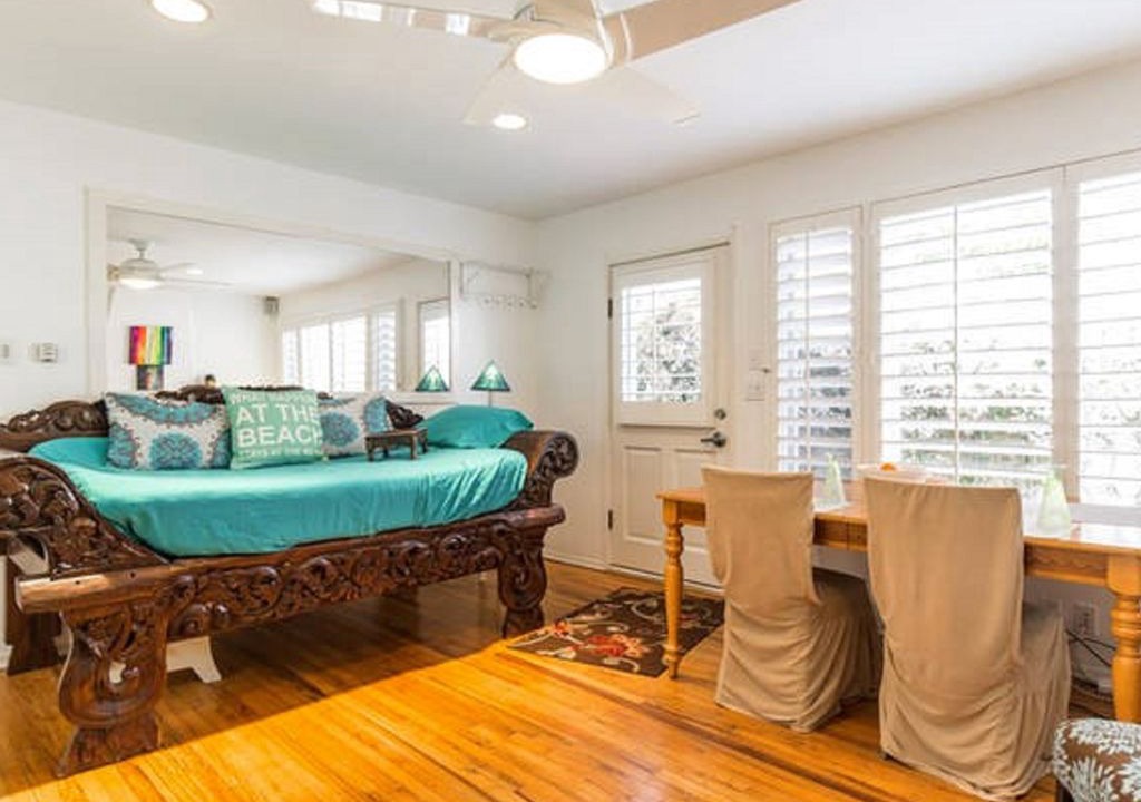 Photo of Livingroom in Venice Canals