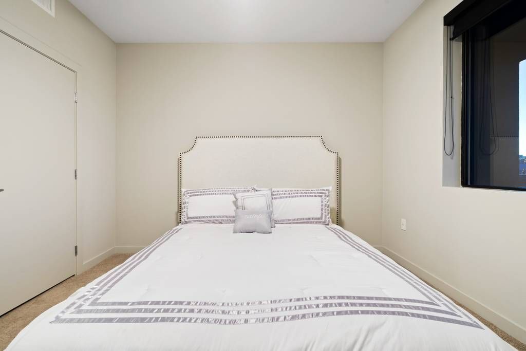 Photo of Bedroom in Platinum Triangle