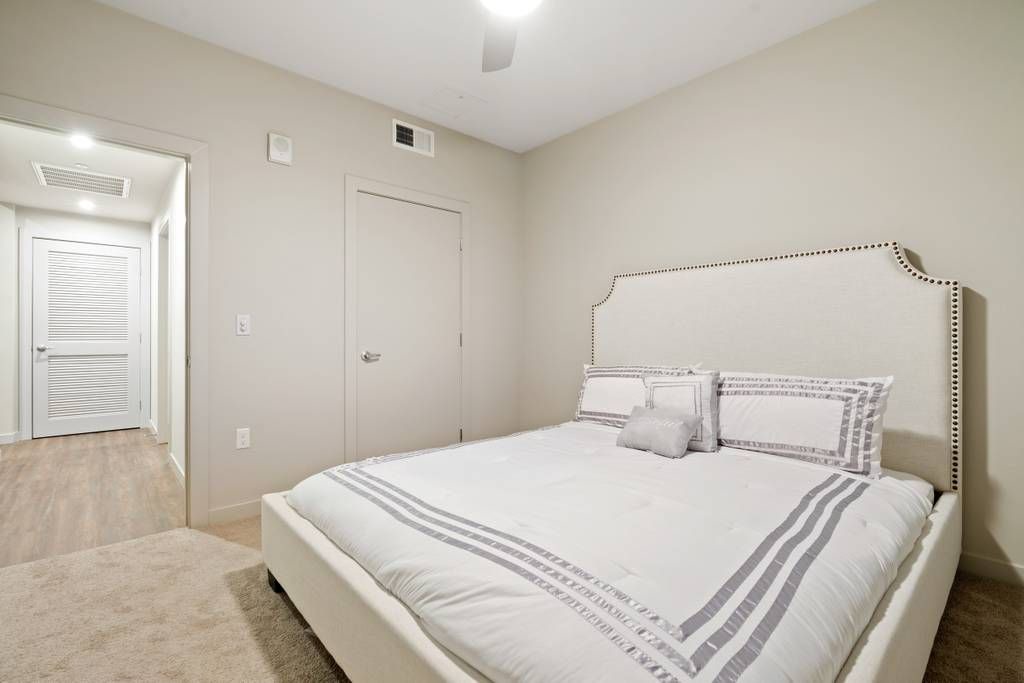 Photo of Bedroom in Platinum Triangle