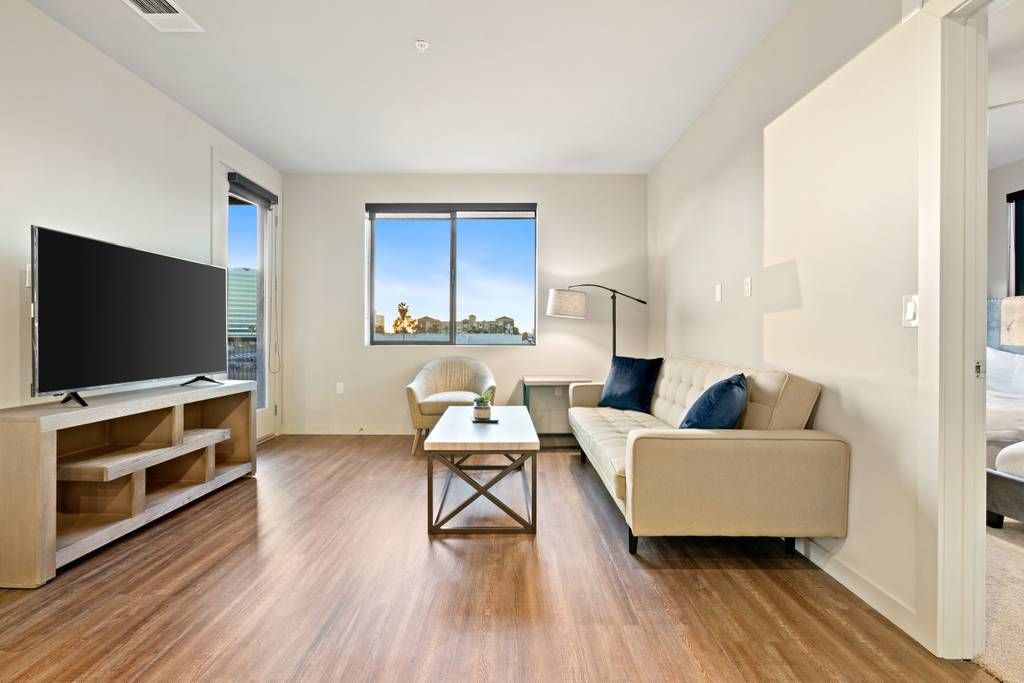 Photo of Livingroom in Platinum Triangle