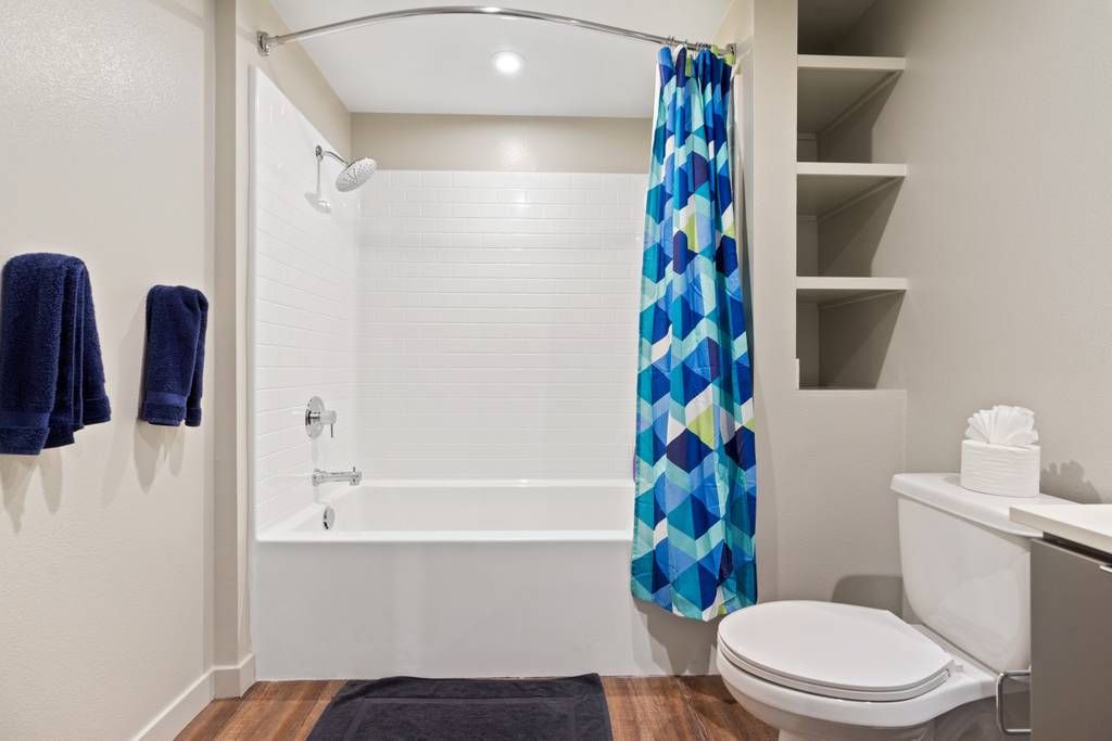 Photo of Bathroom in Platinum Triangle