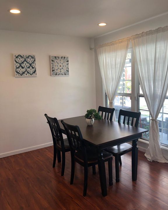 Photo of Livingroom in Reseda