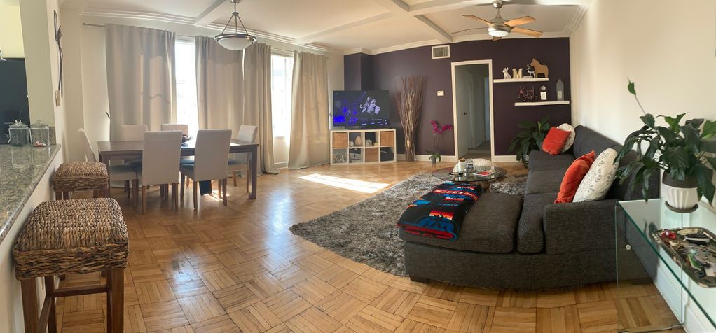 Photo of Livingroom in La Brea