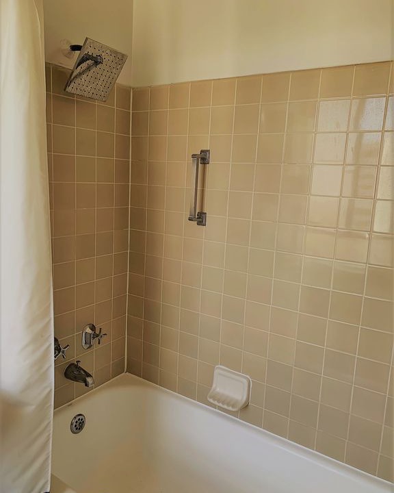 Photo of Bathroom in La Brea