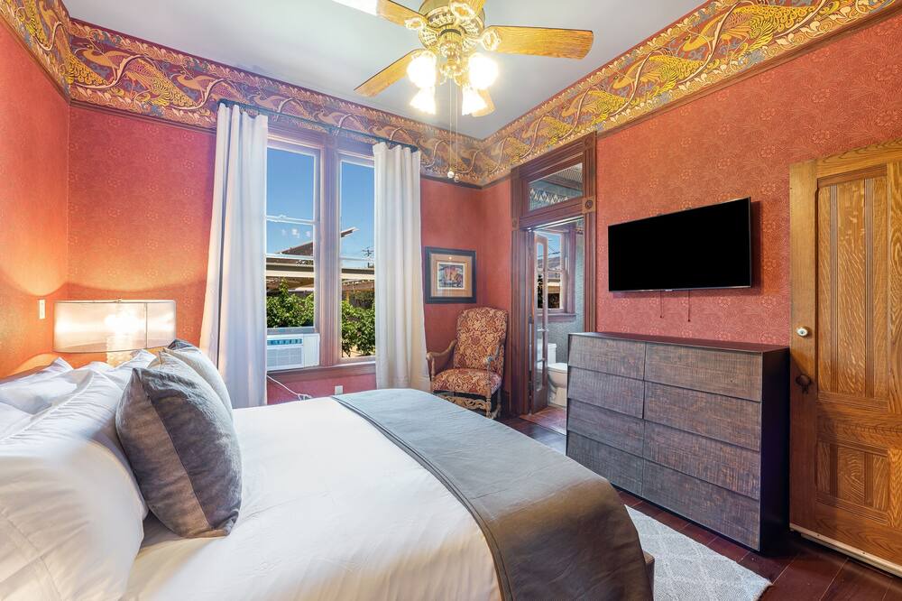 Photo of Bedroom in Geyserville