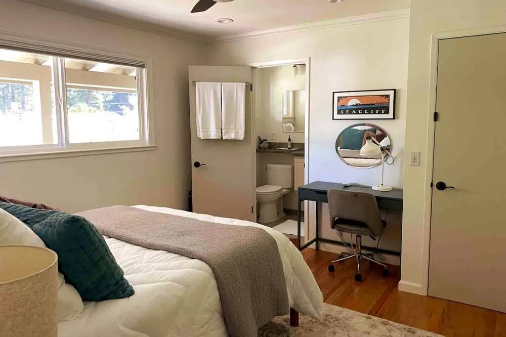 Photo of Bedroom in Felton