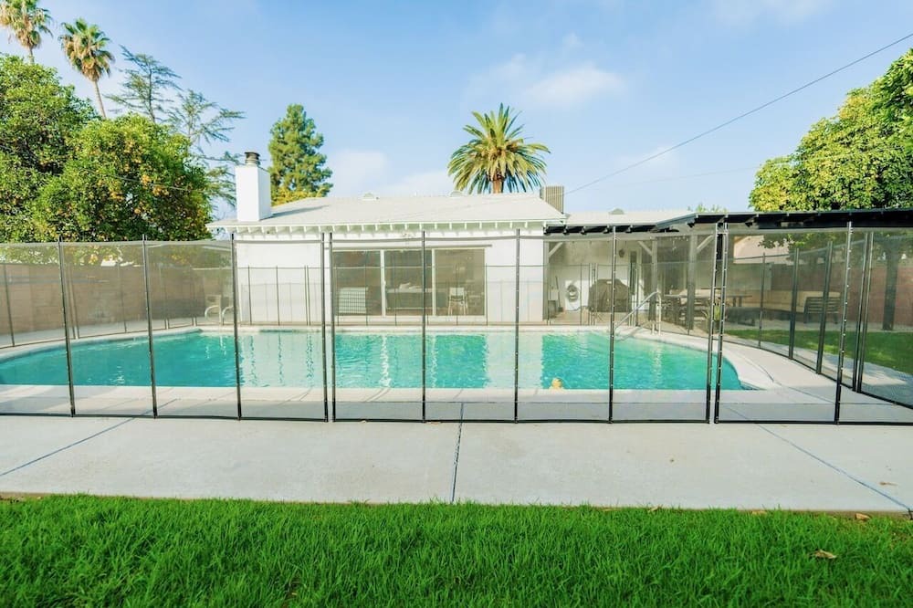 Photo of Outdoor in Canoga Park