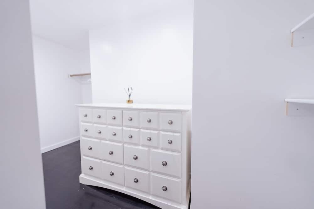 Photo of Bedroom in Canoga Park