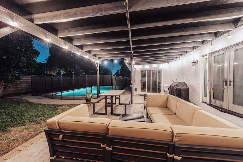 Photo of Outdoor in Canoga Park