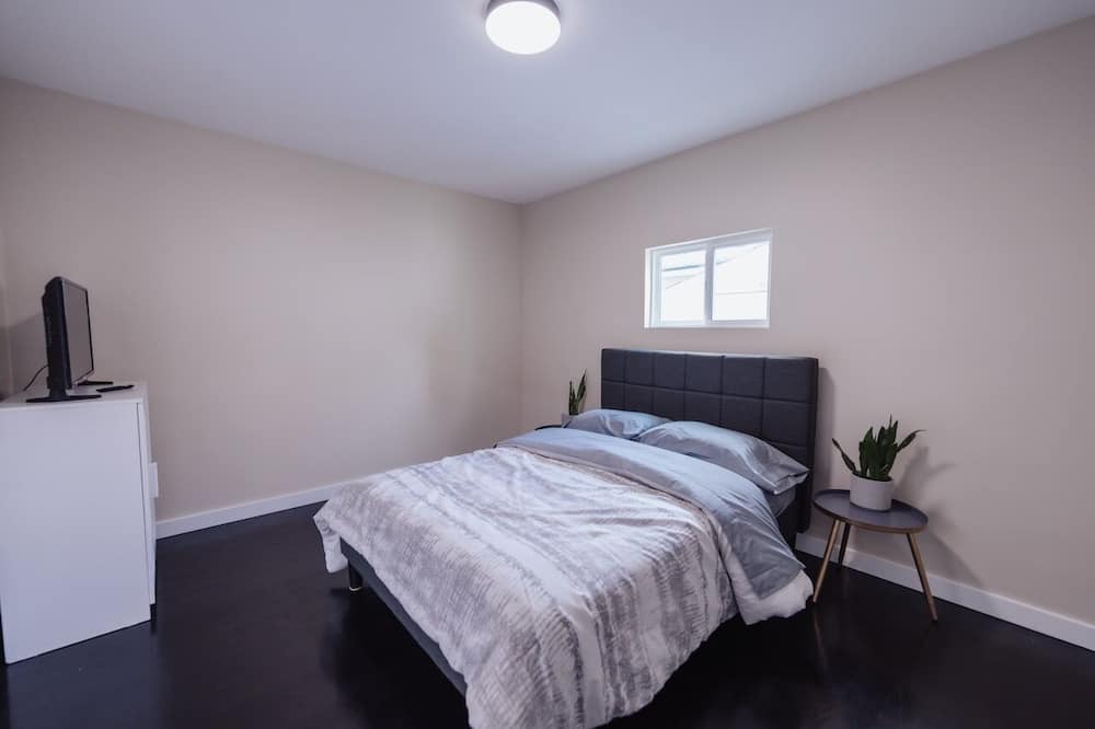 Photo of Bedroom in Canoga Park