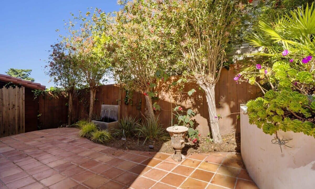 Photo of Patio Balcony in Edgemar - Pacific Manor