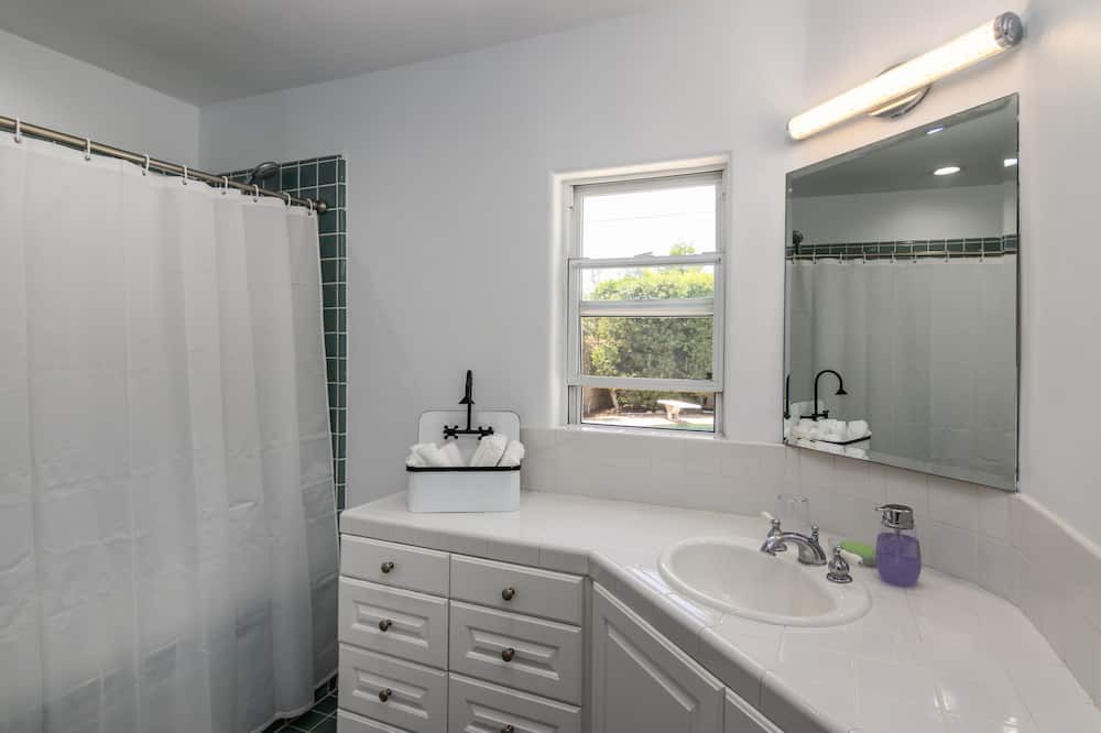 Photo of Bathroom in Valley Village