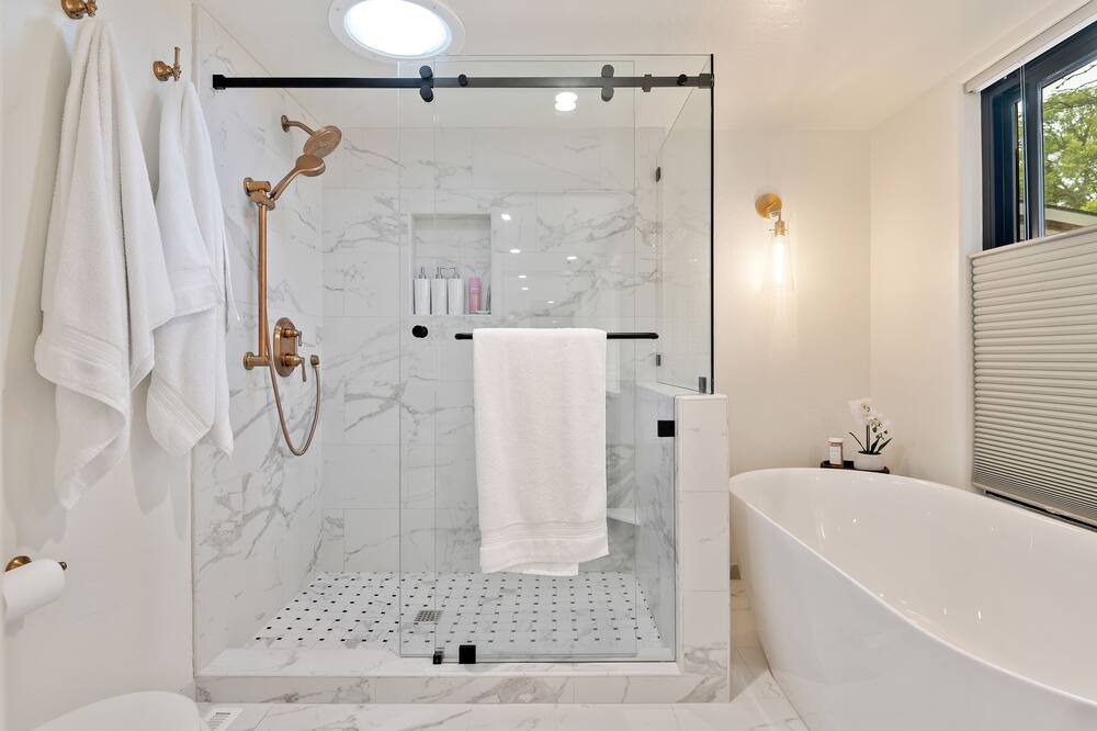 Photo of Bathroom in Las Positas