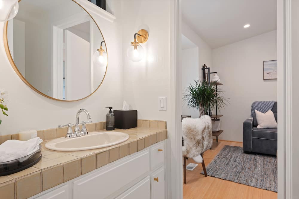 Photo of Bathroom in Las Positas