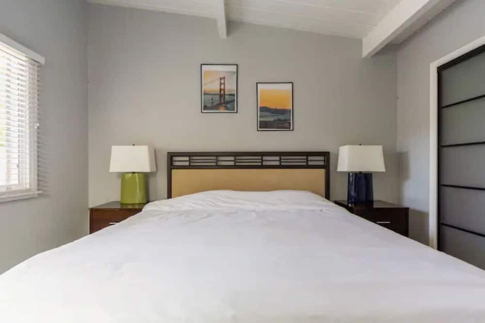 Photo of Bedroom in East San Mateo
