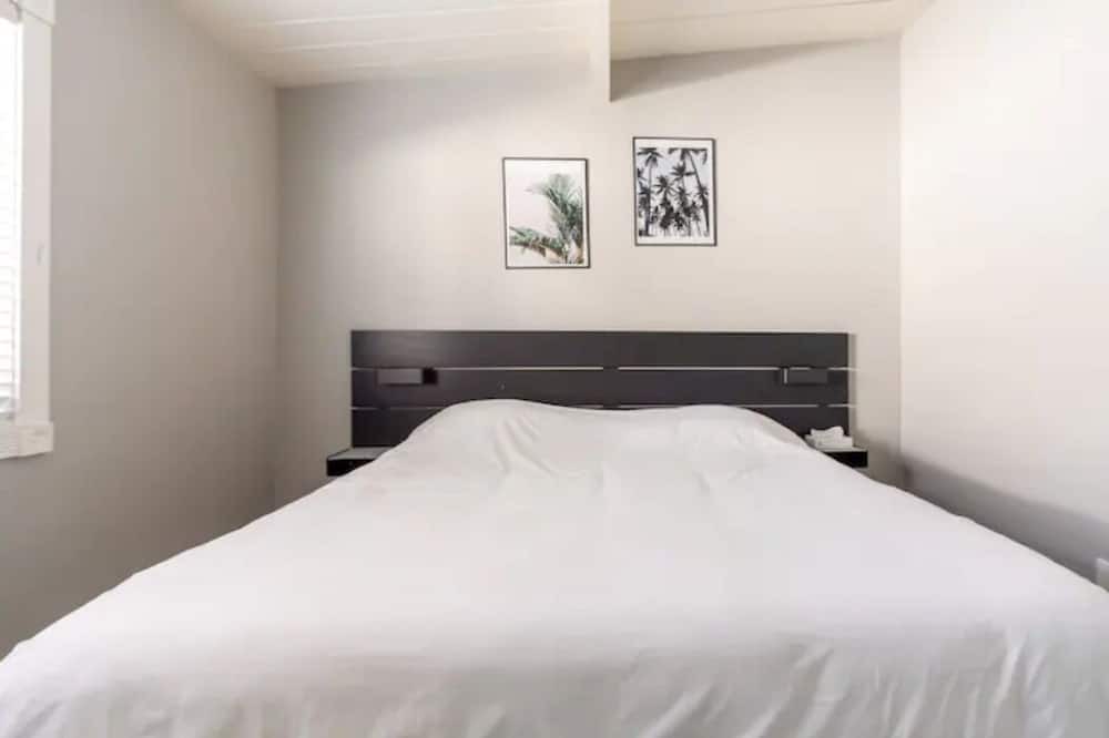 Photo of Bedroom in East San Mateo
