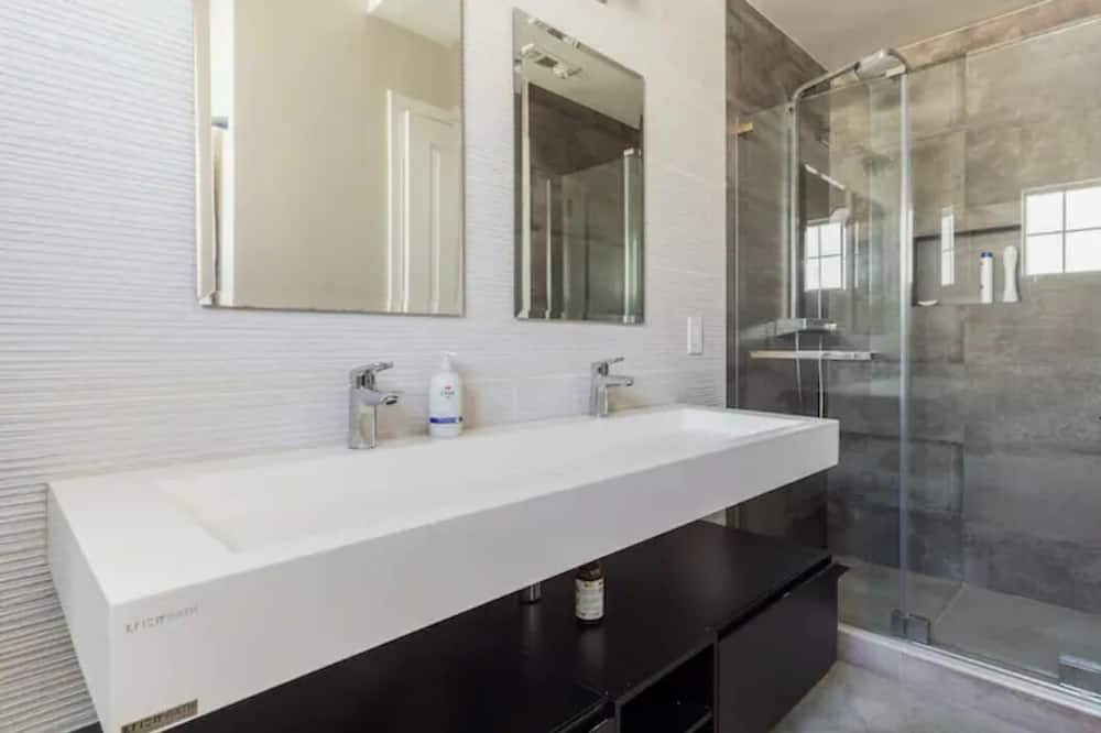 Photo of Bathroom in East San Mateo
