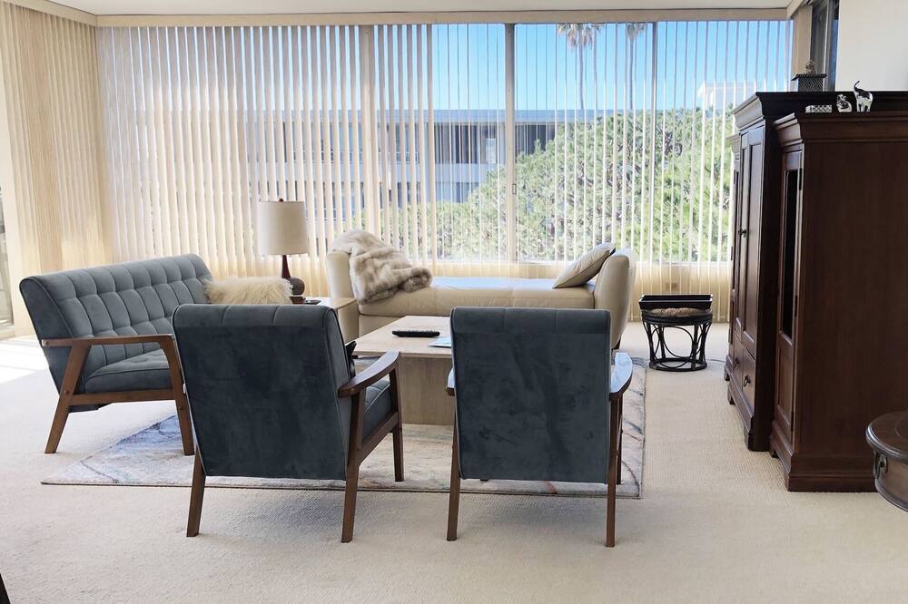 Photo of Bedroom in Rancho Palos Verdes