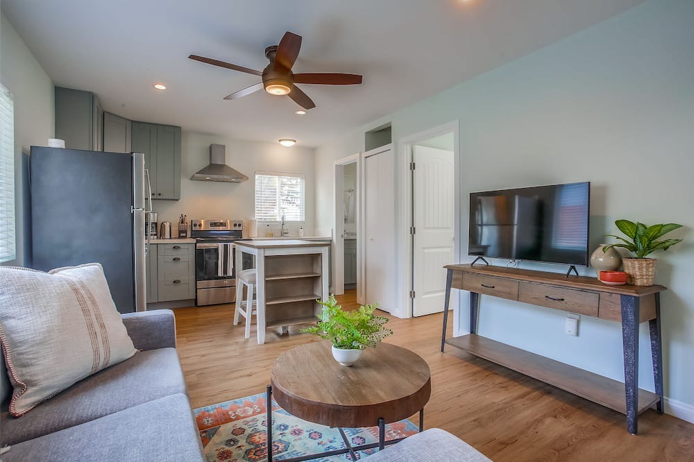 Photo of Bedroom in Bay Park