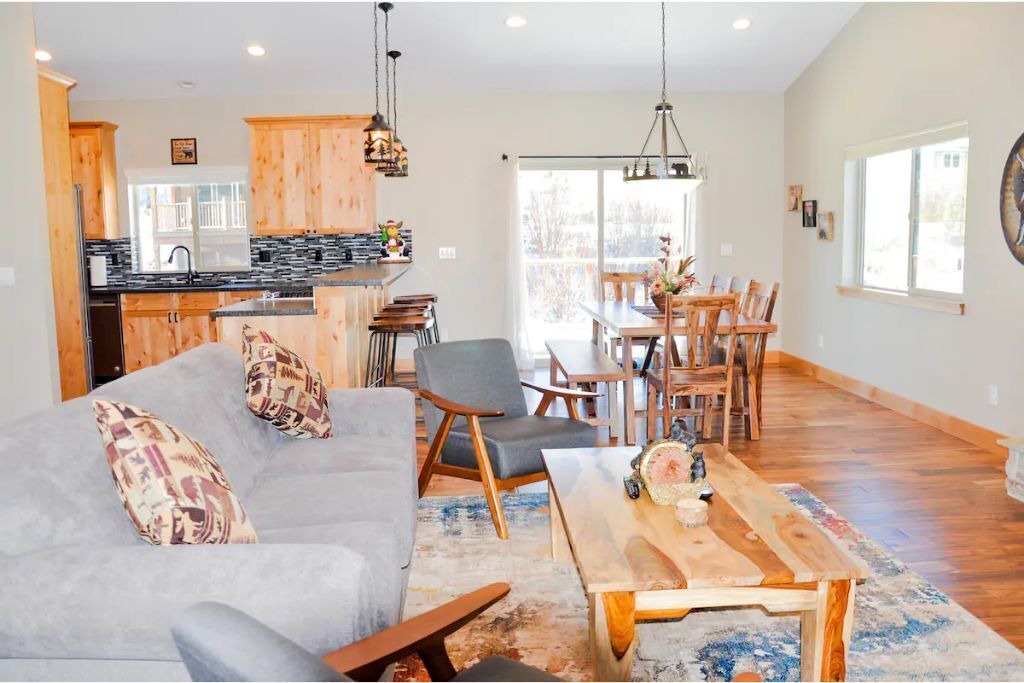 Photo of Livingroom in Mountain View Estates