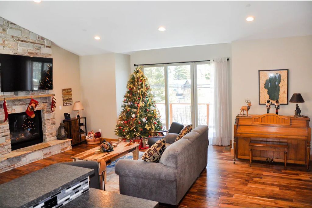 Photo of Livingroom in Mountain View Estates
