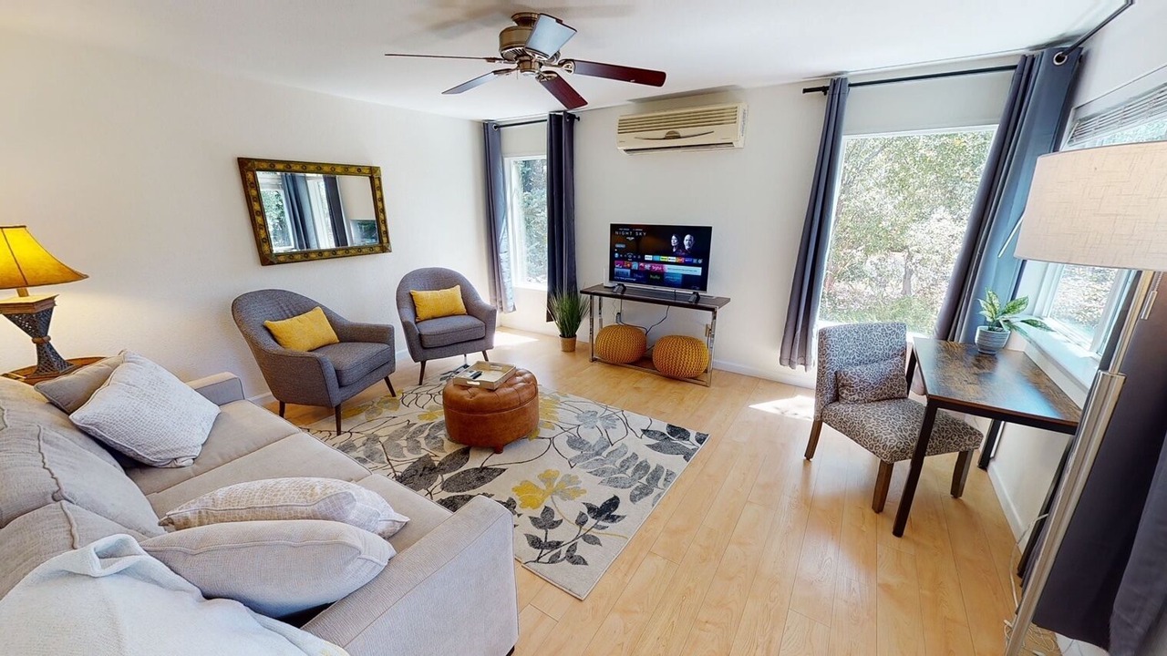 Photo of Livingroom in Windsor