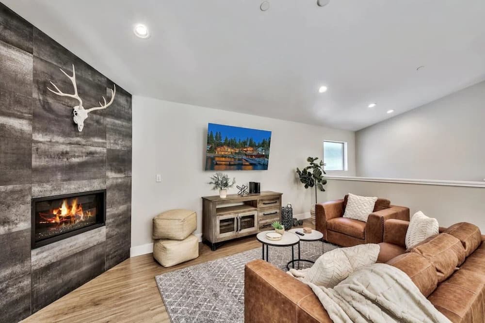 Photo of Livingroom in Y Area