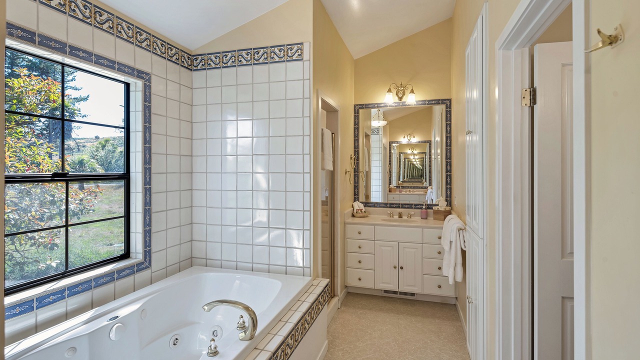 Photo of Bathroom in Bodega