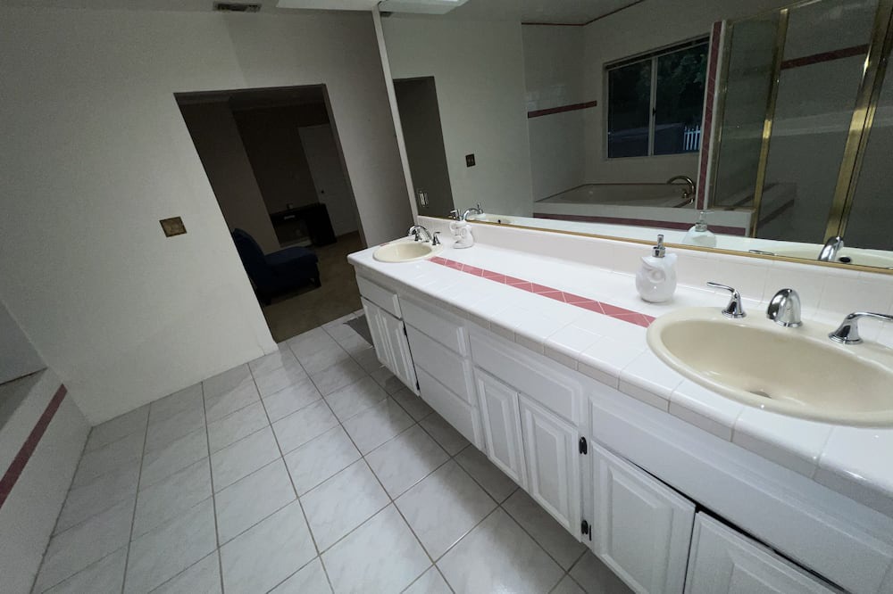 Photo of Bathroom in North Tustin