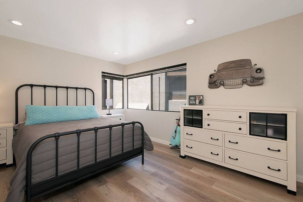 Photo of Bedroom in Del Mar Heights