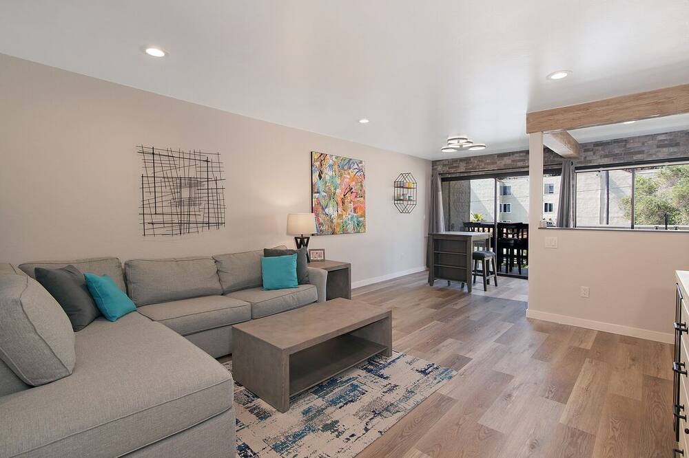 Photo of Livingroom in Del Mar Heights