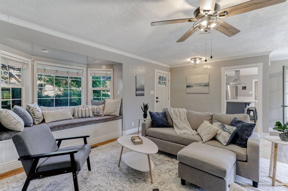 Photo of Livingroom in Redding