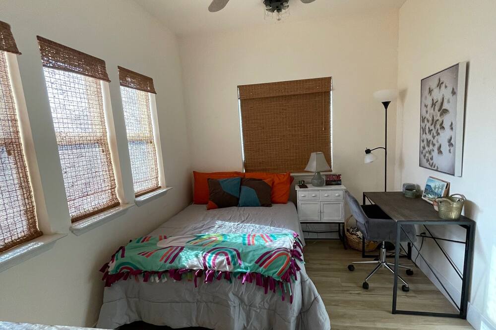 Photo of Bedroom in Springville