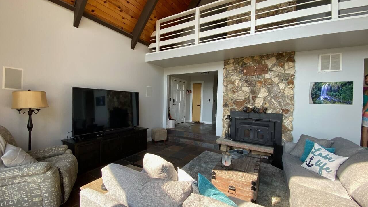 Photo of Livingroom in Lakehead