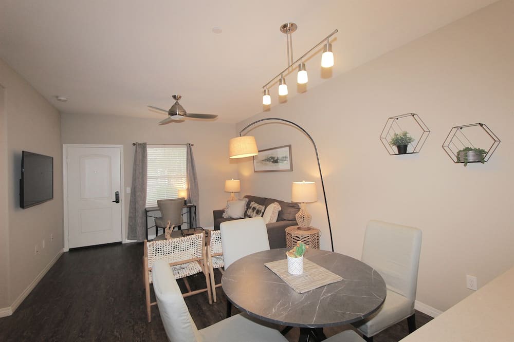Photo of Livingroom in Carmel Valley
