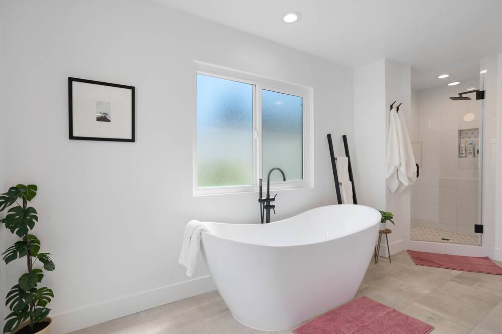 Photo of Bathroom in Sunland-Tujunga