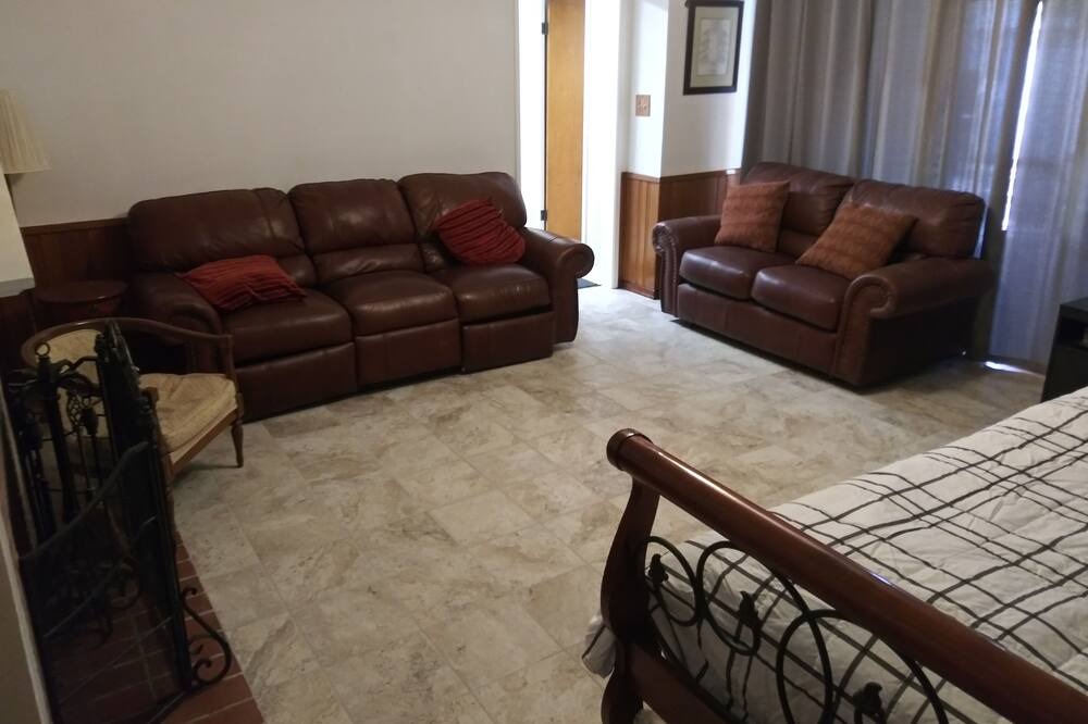 Photo of Livingroom in Downey