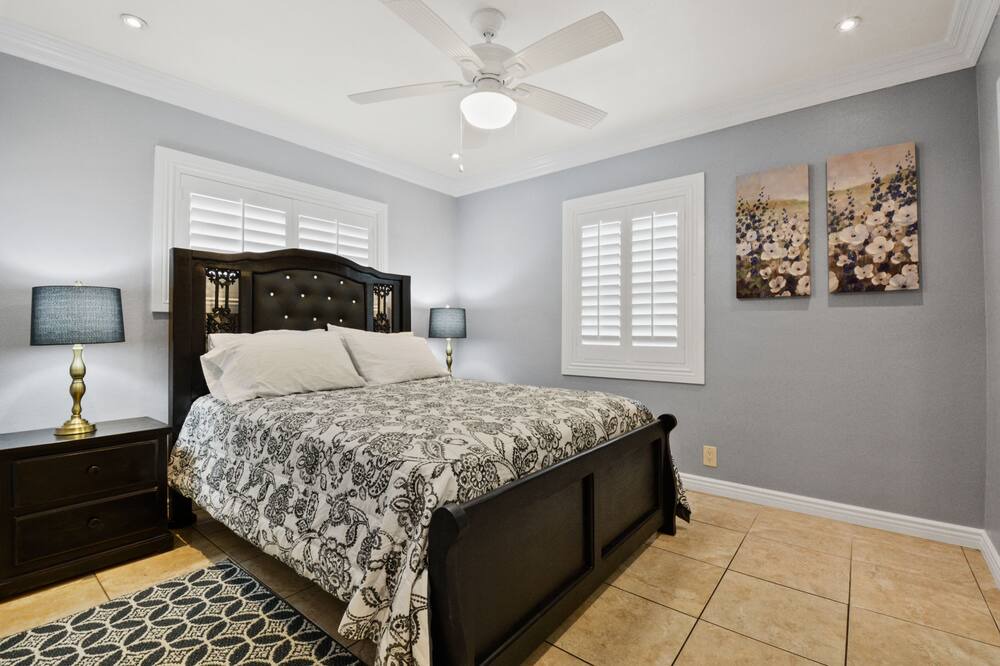 Photo of Bedroom in Los Angeles County